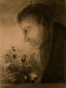 Homme de profil avec bouquet de fleurs