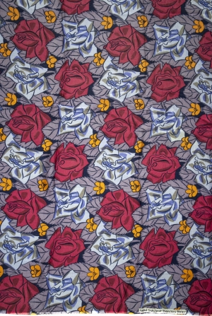 Tissus « Roses bleues et carmin sur fond violet » Tissus « Roses bleues et carmin sur fond violet »